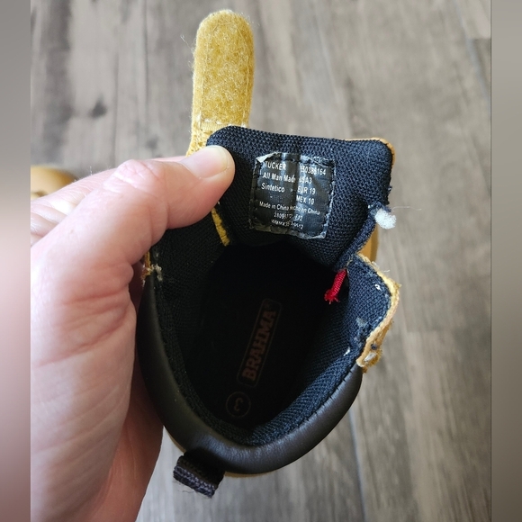 Brahma Tucker Tan Work Boots with Red Laces - Picture 5 of 5